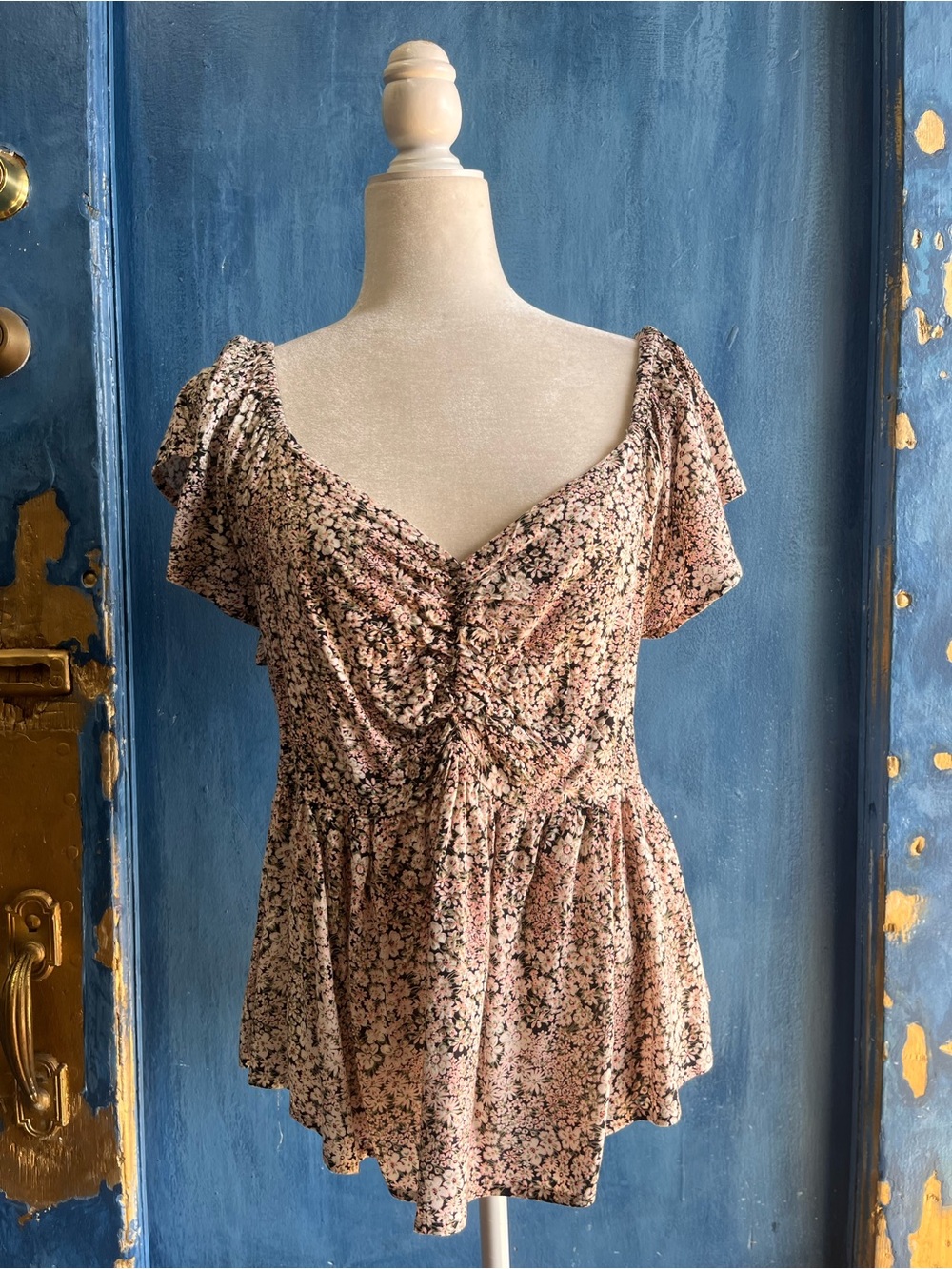 Flutter Sleeve Ruched Floral Blouse - Pink